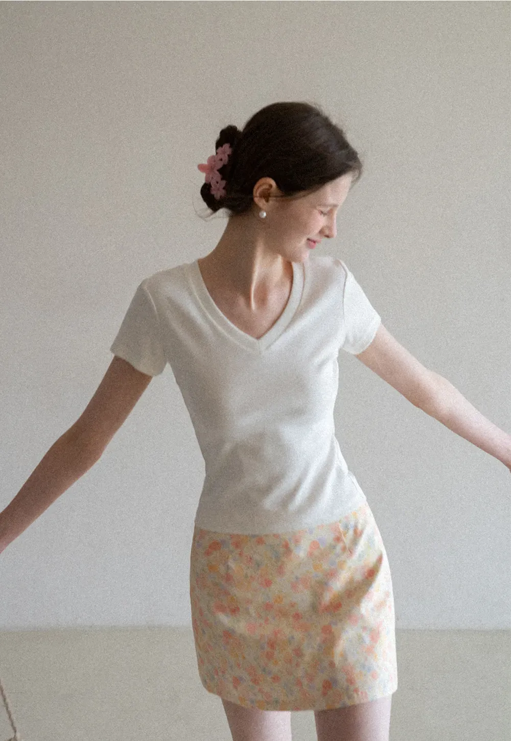 V neck short sleeve knit t shirt