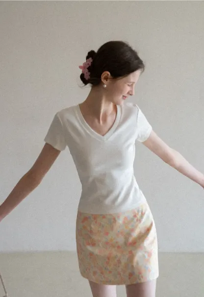 V neck short sleeve knit t shirt