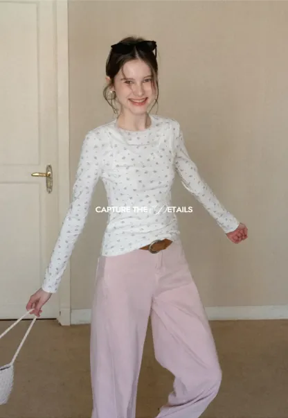 Wide leg high waist denim jeans with belt loop design