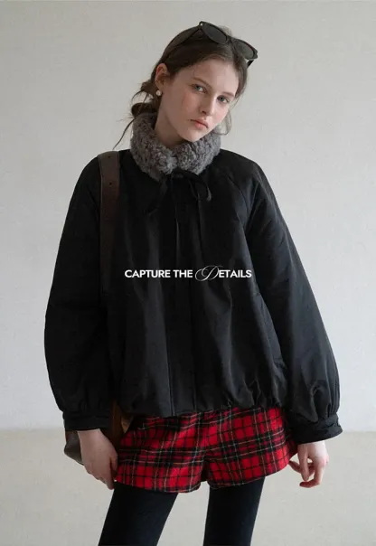 Stylish Short Jacket with Furry Collar and Zipper Design