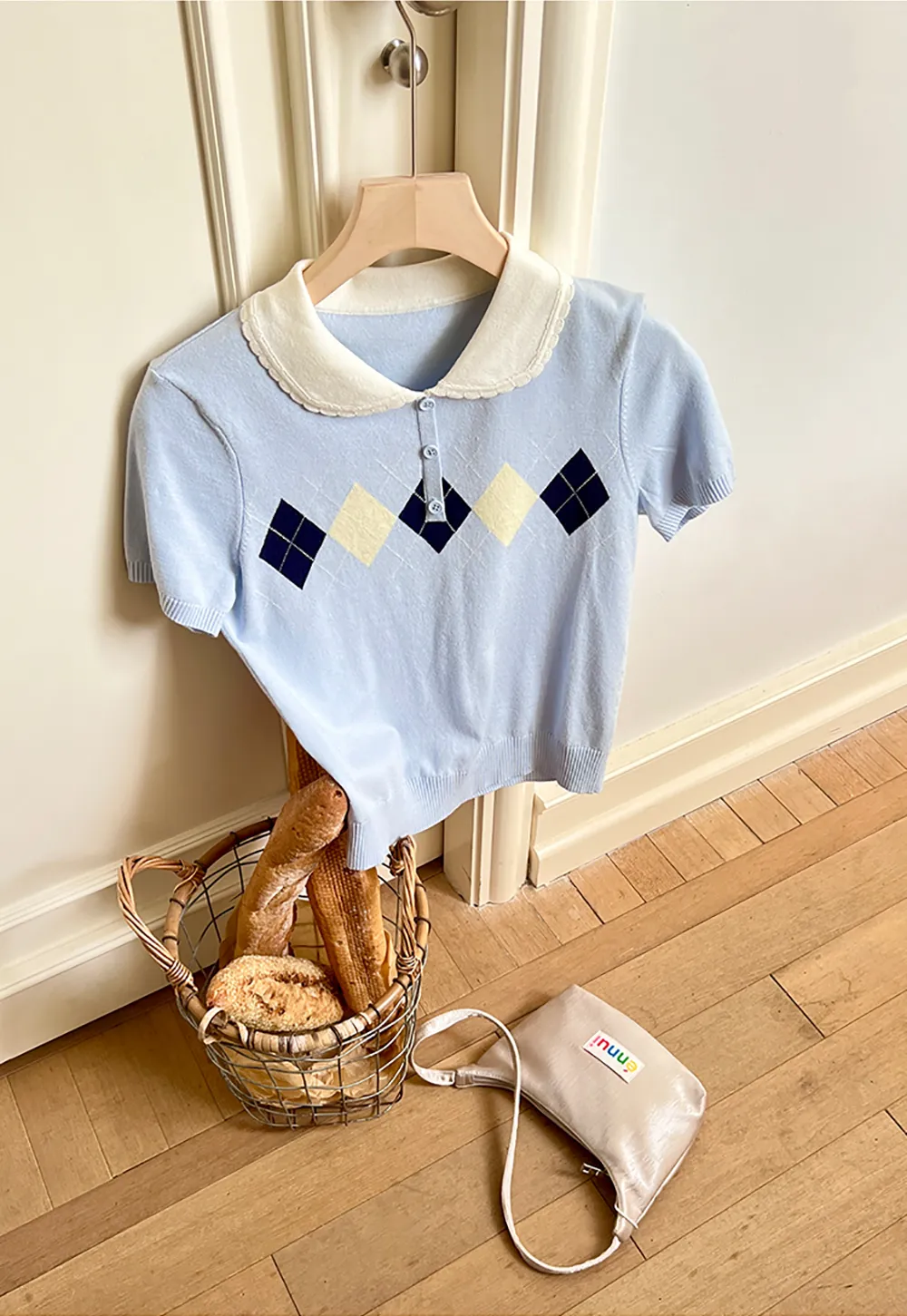 Knitted Short Sleeve Sweater with Collar and Diamond Pattern