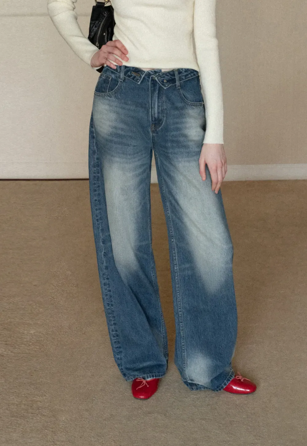 Wide leg high waist denim jeans with faded wash design