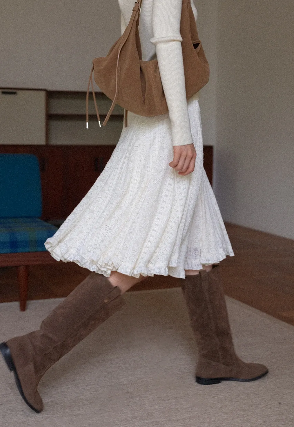 Elegant White A-Line Lace Skirt