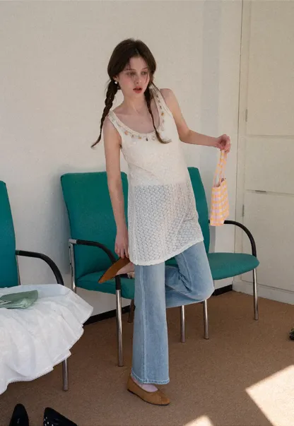 knitted sleeveless tank top with lace trim and button details