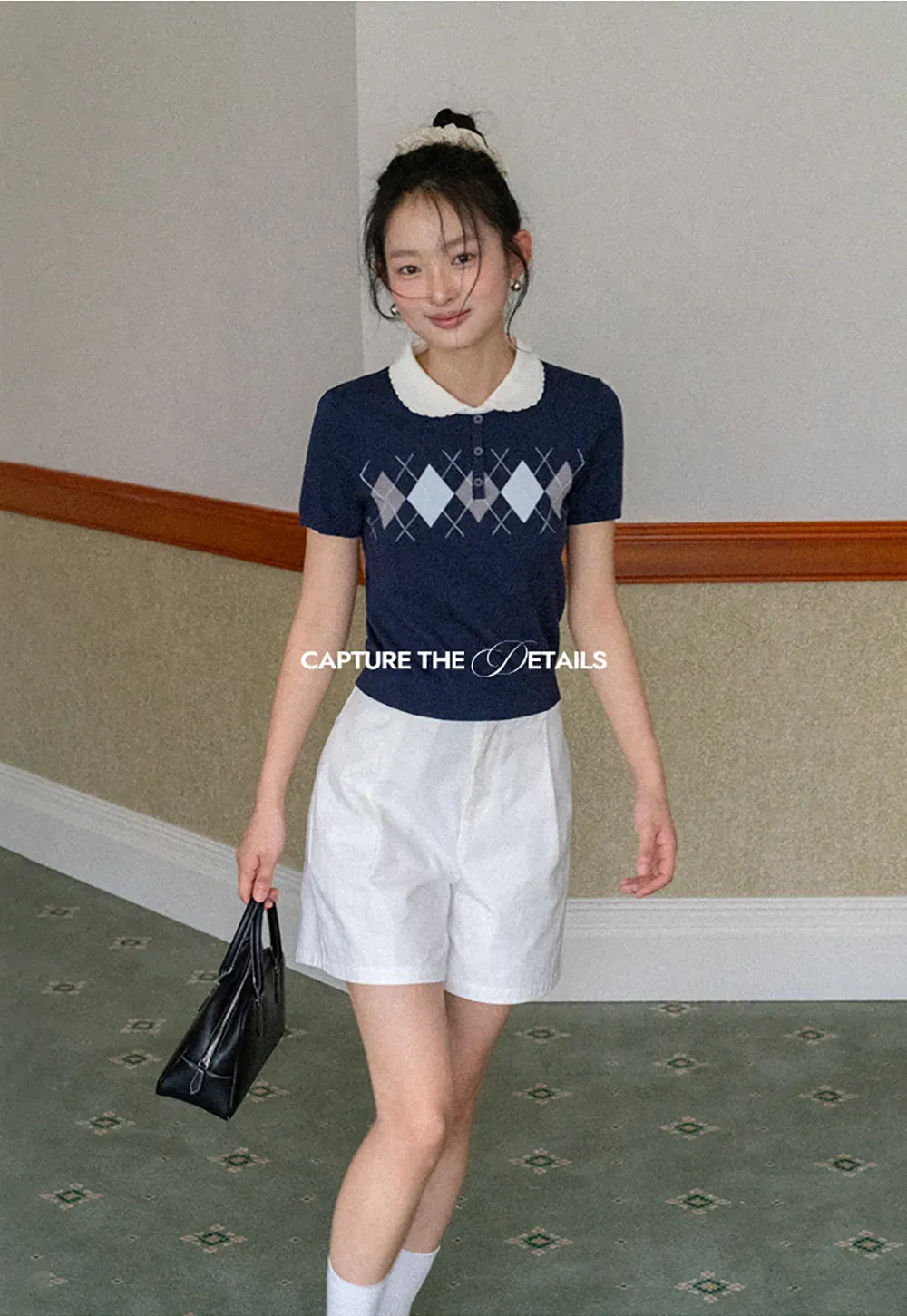 Knitted Short Sleeve Sweater with Collar and Diamond Pattern