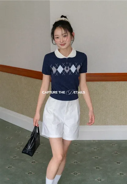 Knitted Short Sleeve Sweater with Collar and Diamond Pattern