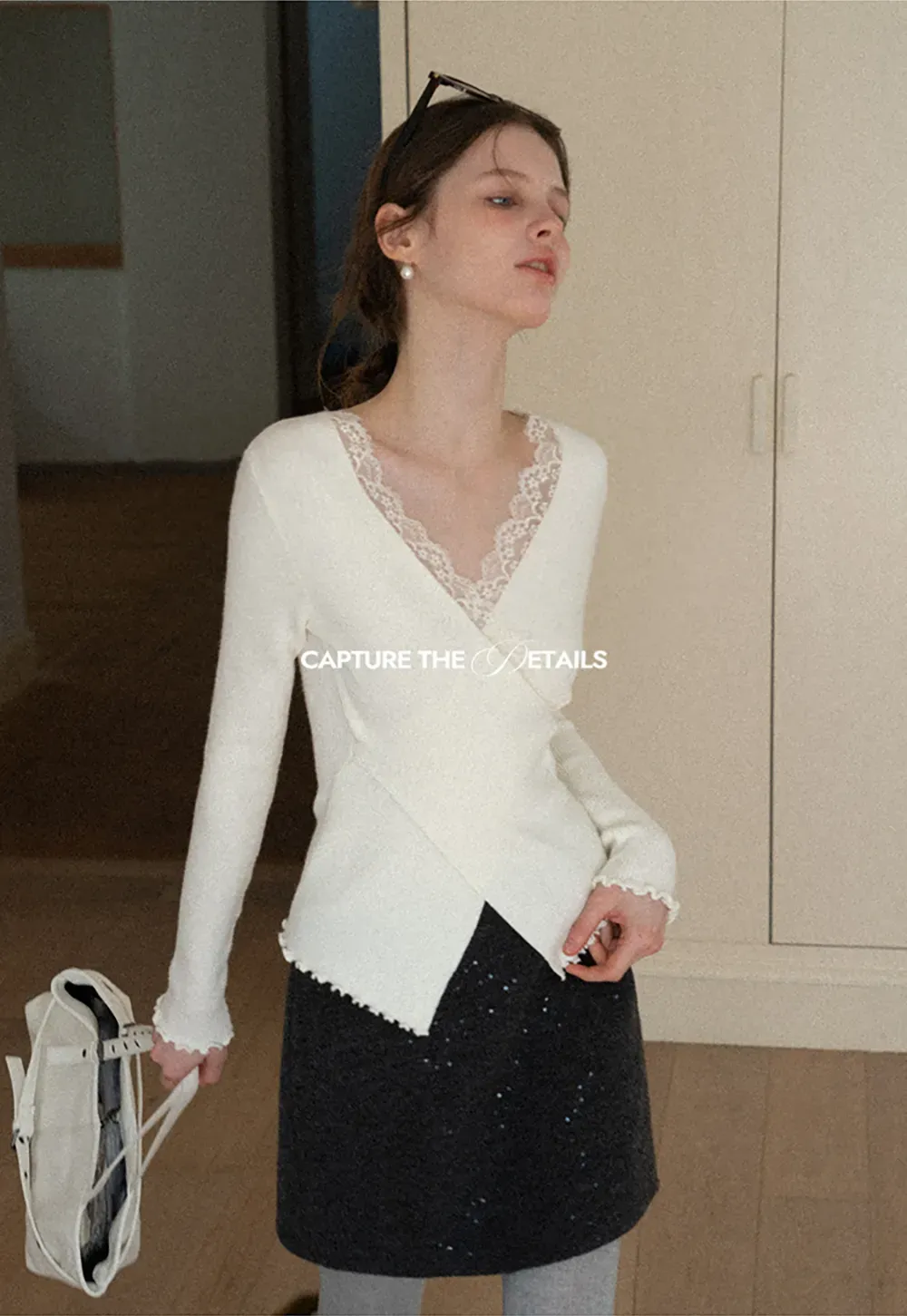 Elegant V Neck Lace Trim Knit Top with Asymmetrical Hem