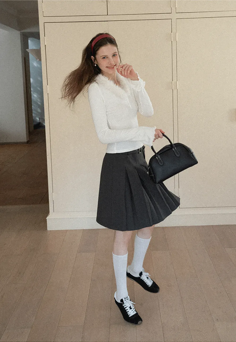 fluffy collar long sleeve top with flared cuffs