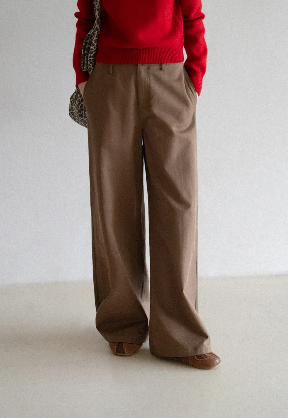 Wide leg casual pants with front pockets and relaxed fit