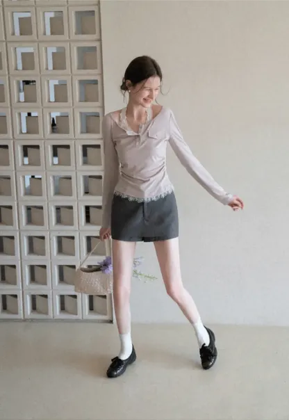 High waist tailored shorts with lace trim