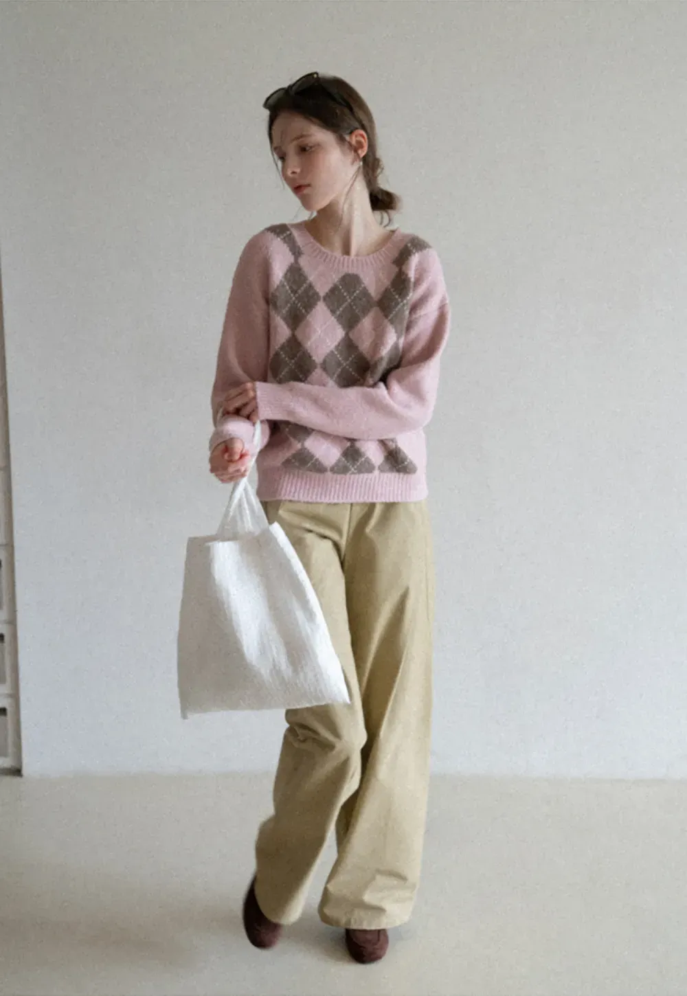 Classic diamond pattern wool knit sweater for casual wear