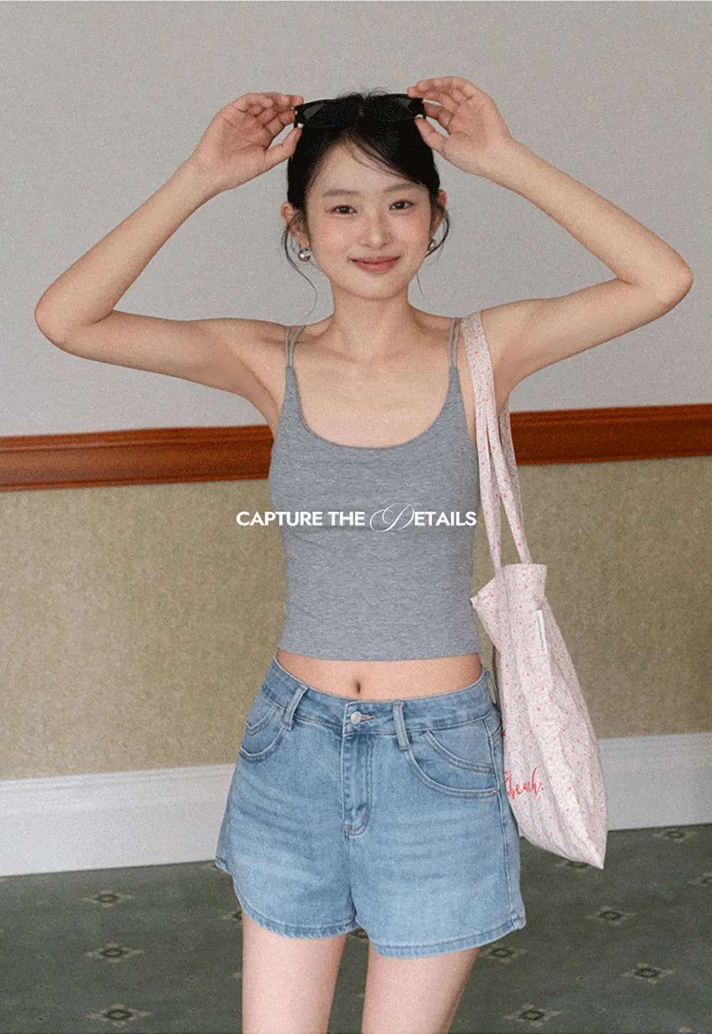 Thin strap scoop neck fitted tank top