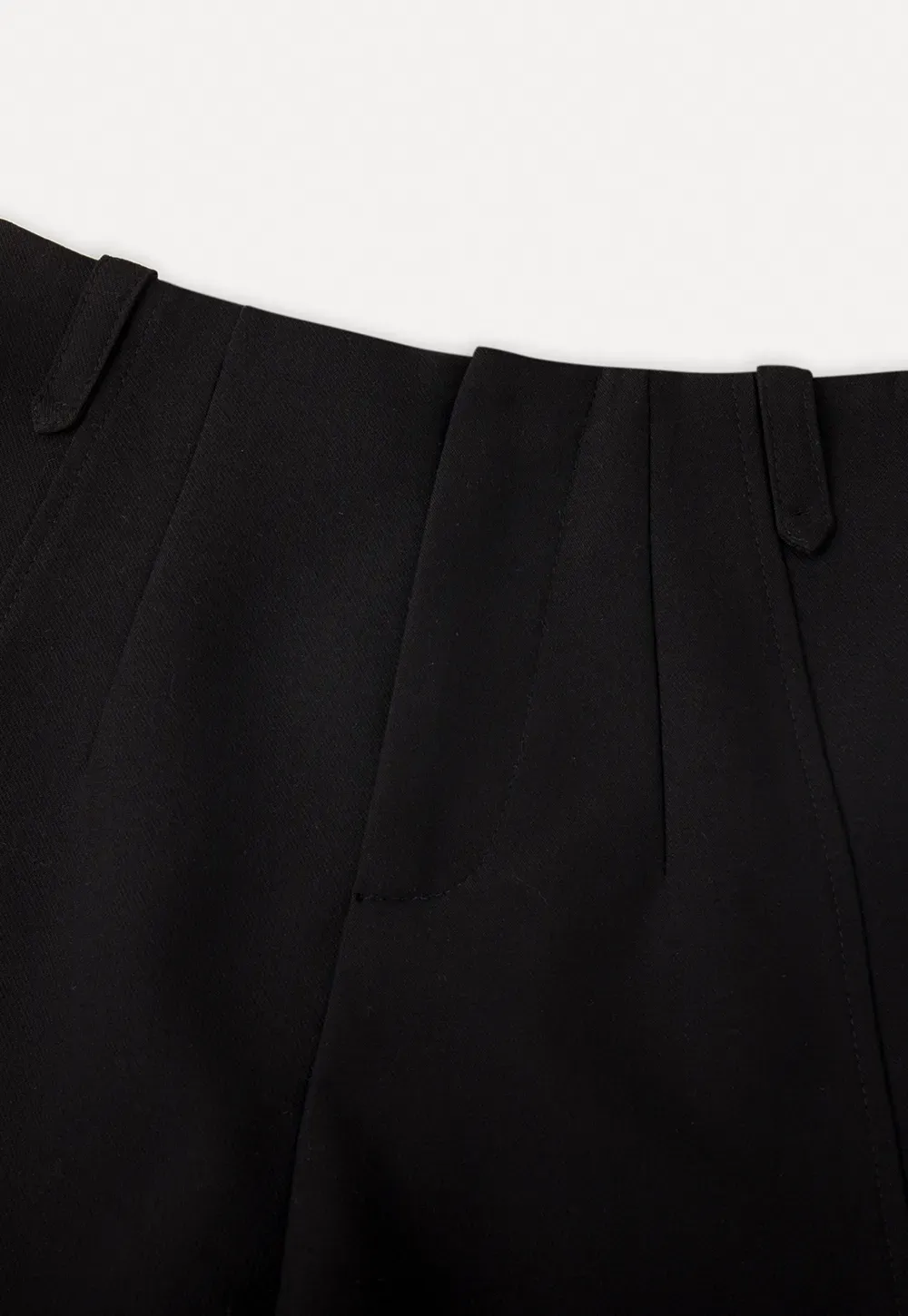 High waist pleated shorts with flared hem