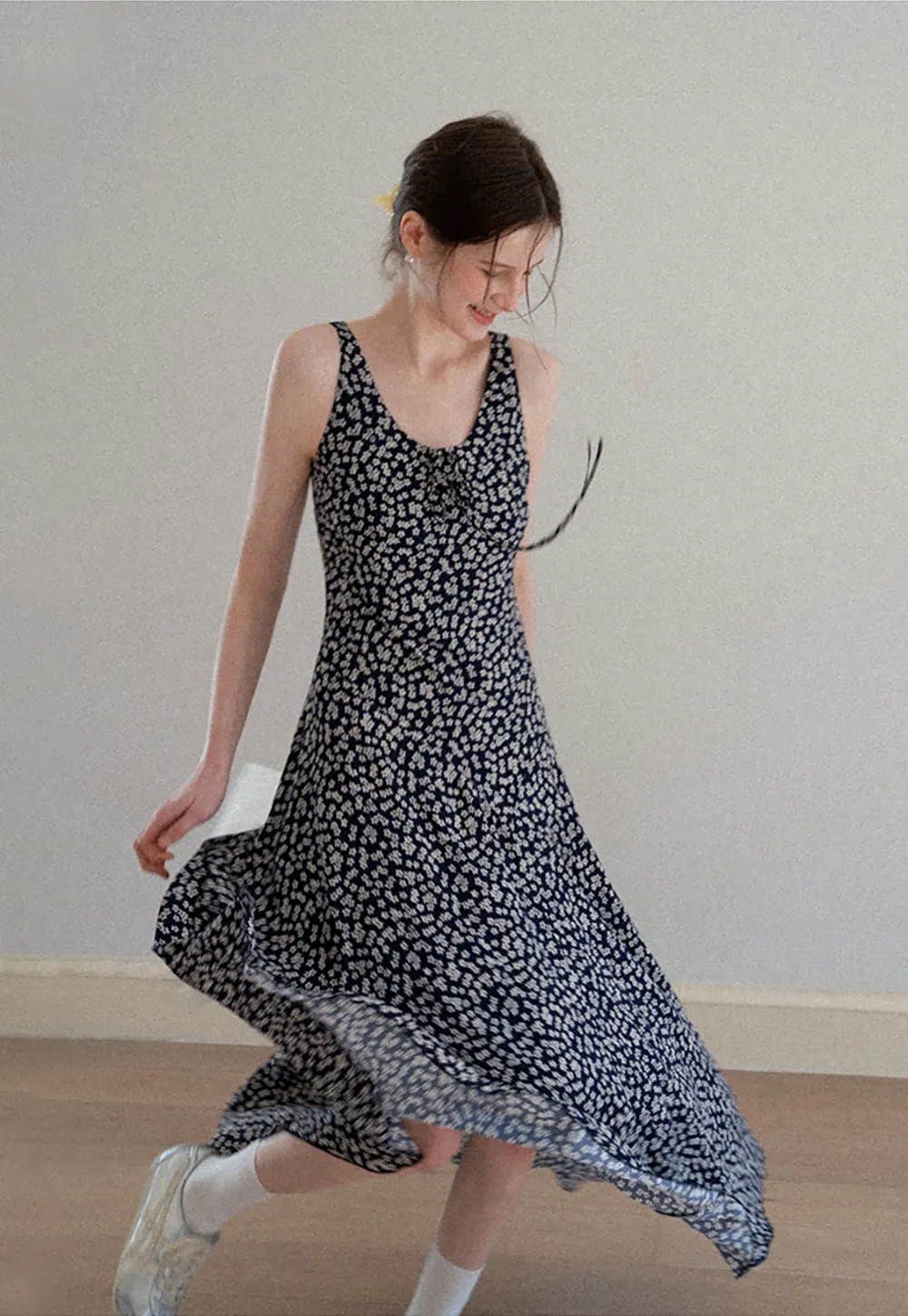 Floral Print Sleeveless Midi Dress with V Neck