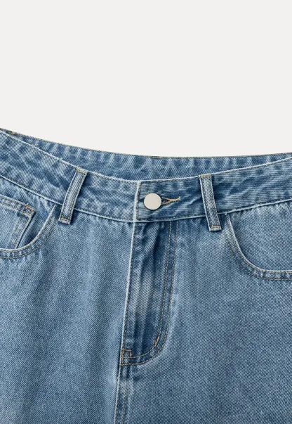 Wide leg denim jeans with high waist design