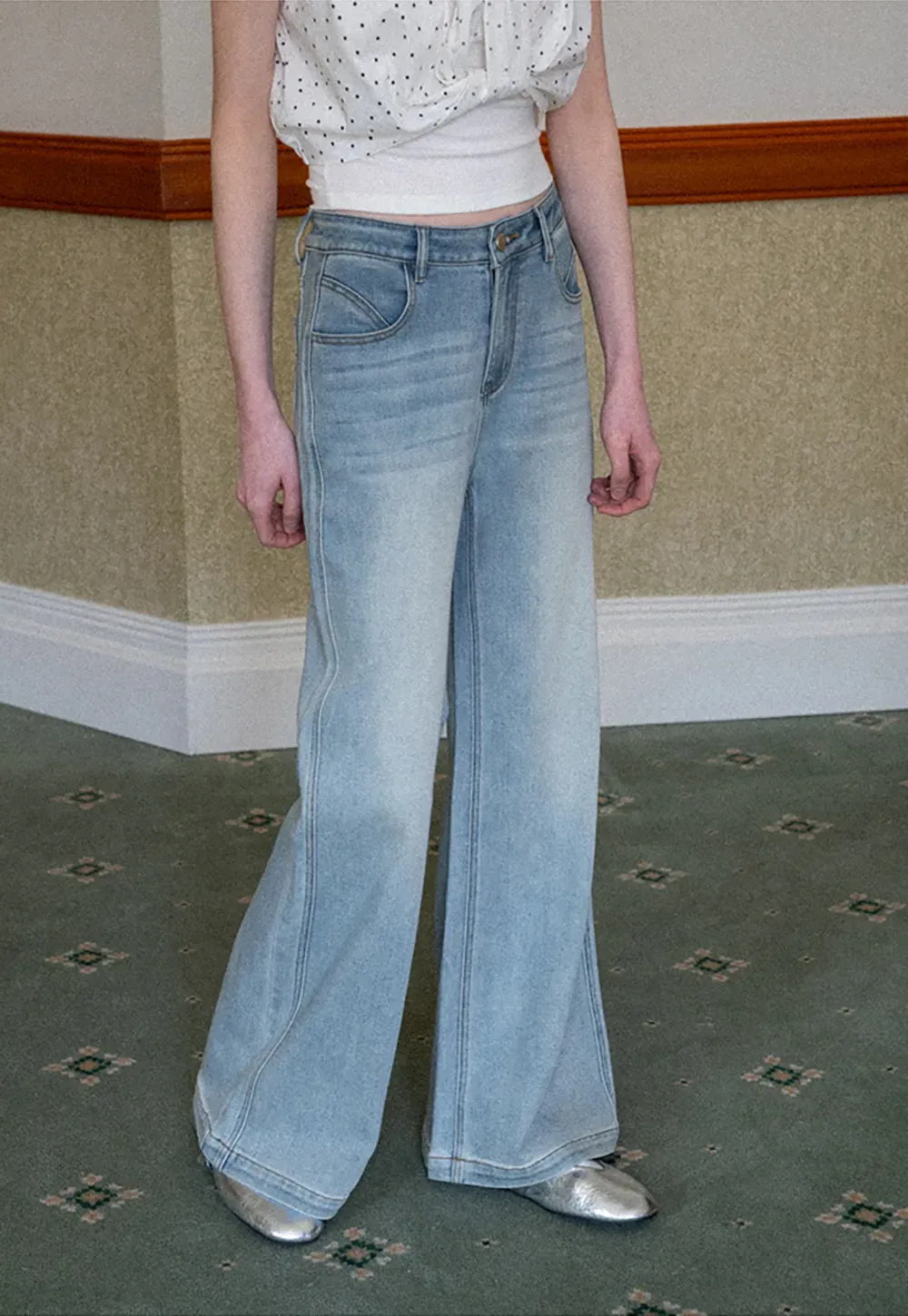 Wide leg flared denim jeans with front pockets
