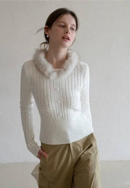 Cable Knit Sweater with Fur Collar Design