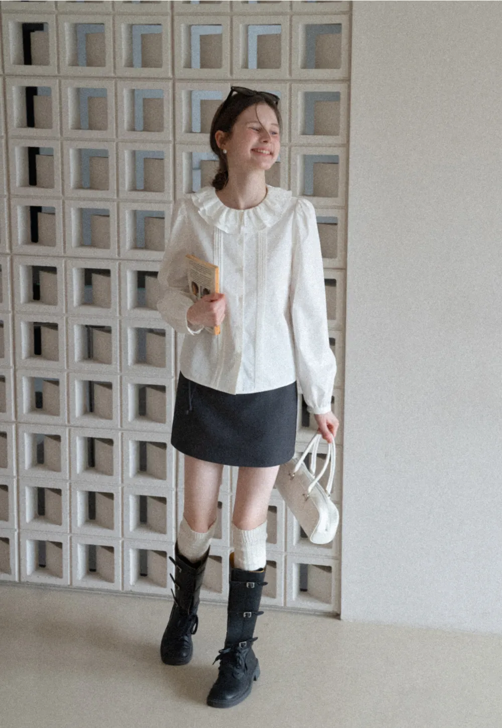 Elegant Blouse with Ruffled Collar and Pintuck Detail