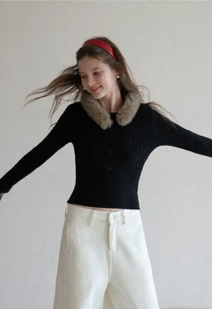Cable Knit Sweater with Fur Collar Design