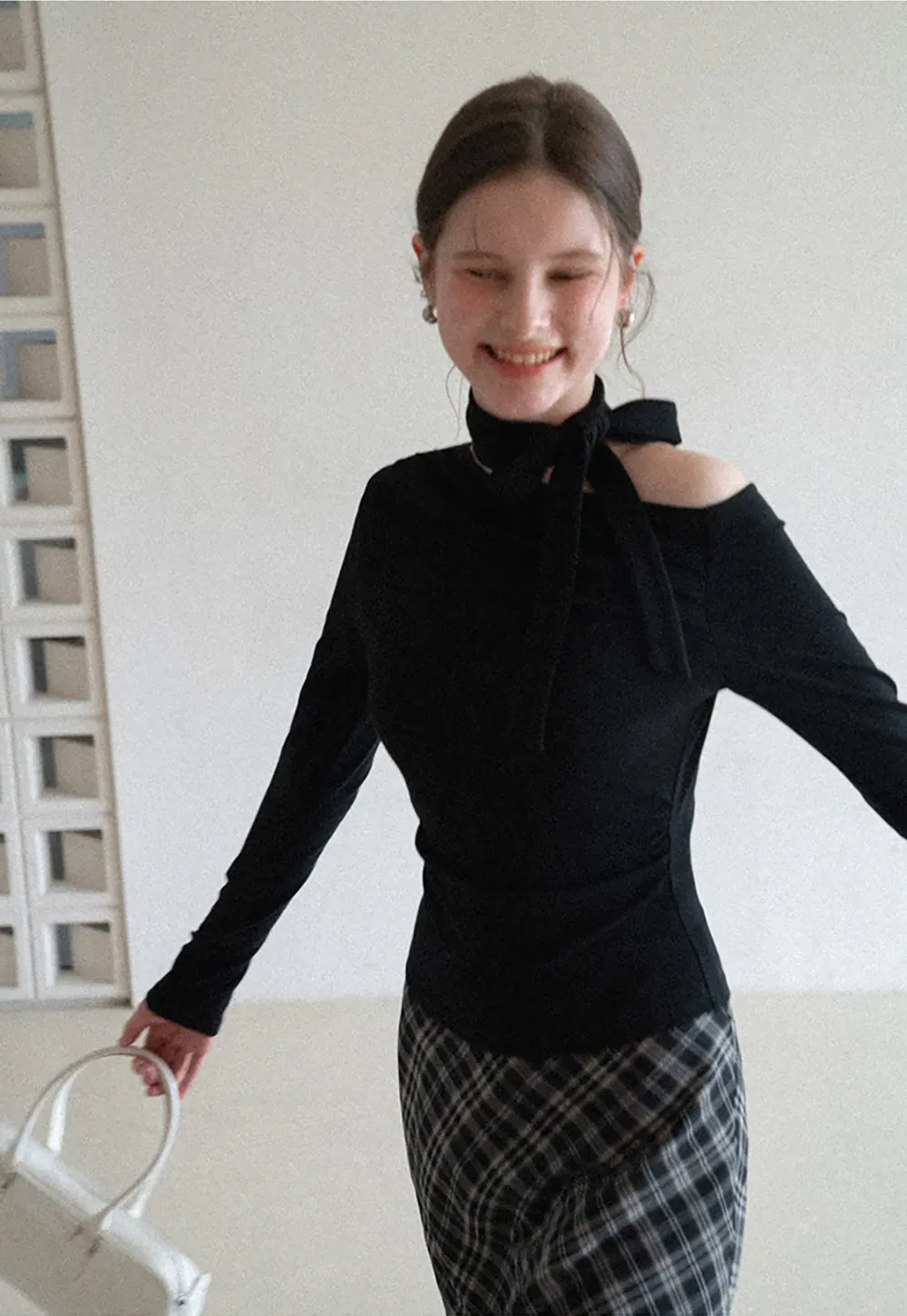 Long sleeve off shoulder top with neck tie detail