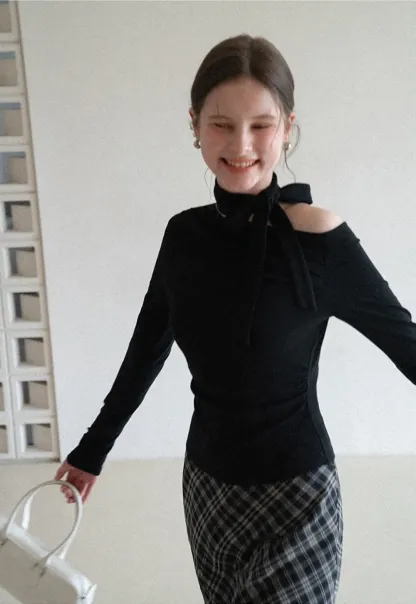 Long sleeve off shoulder top with neck tie detail