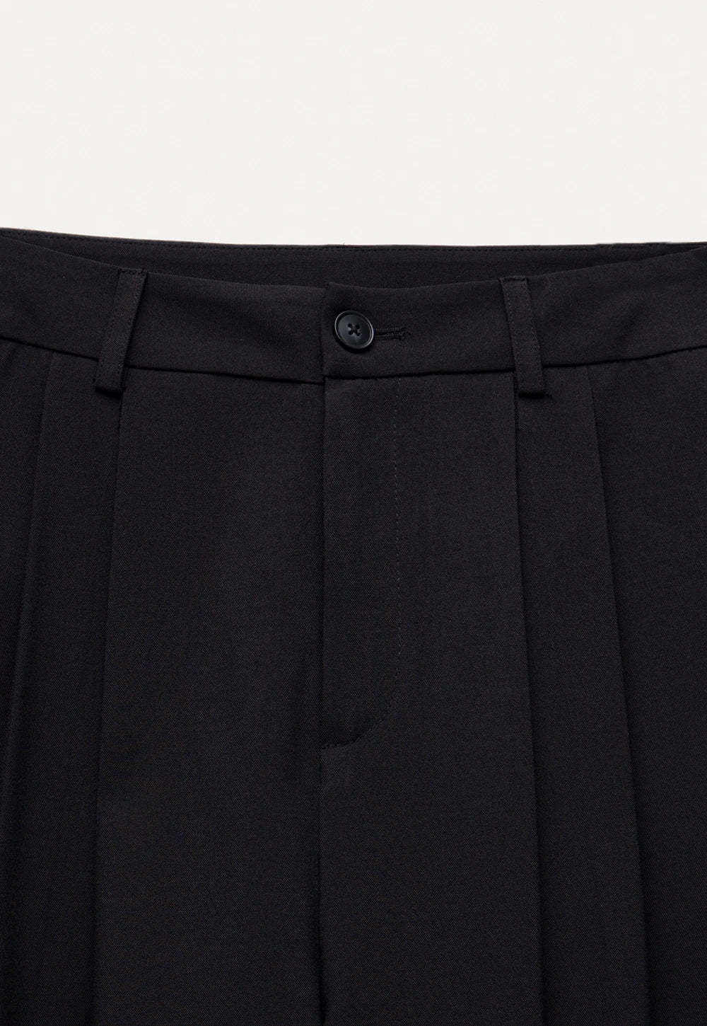 Chic Pleated Wide-Leg Pant