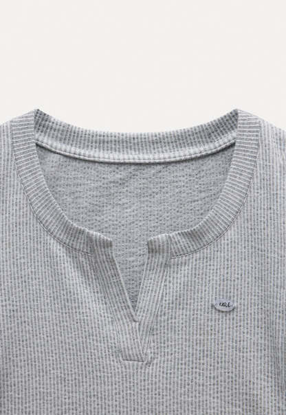 Waffle Knit Notch Neck Fitted T-Shirt2