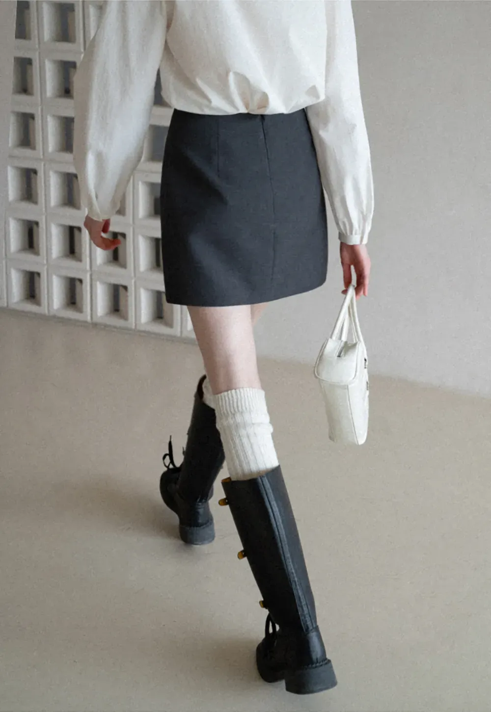 A-line mini skirt with front zipper closure