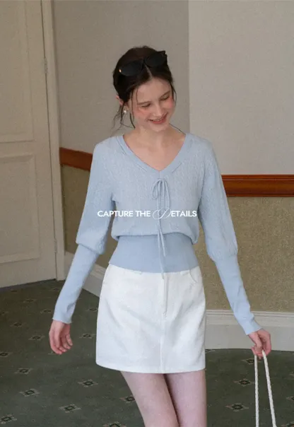 A-line mini skirt with front zipper and belt loops