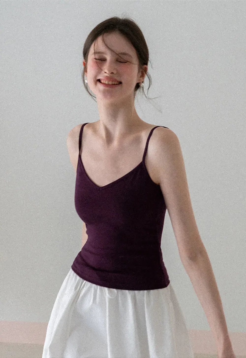 V neck thin strap fitted tank top