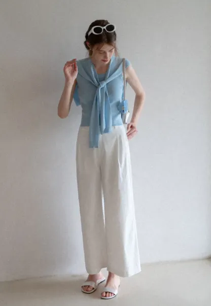 Women’s Sleeveless Knit Top