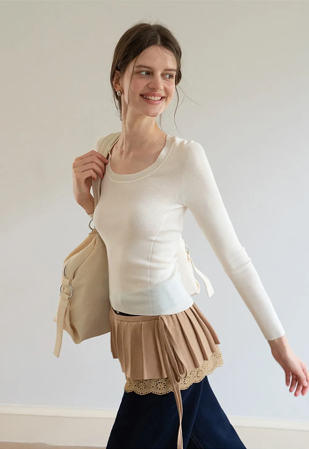 Women's Seamless U-Neck Long Sleeve Knit Top