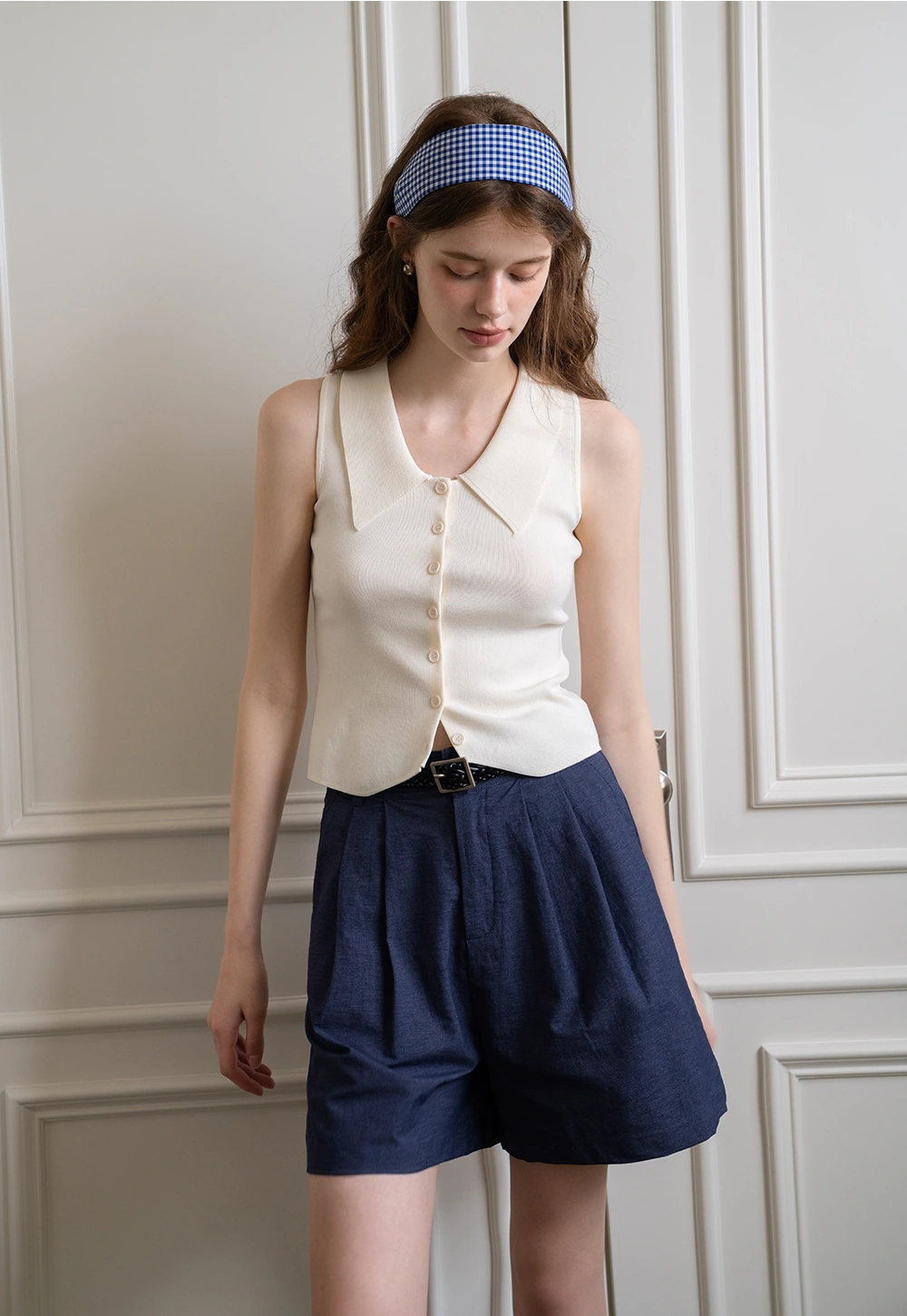 Collared Sleeveless Knit Top