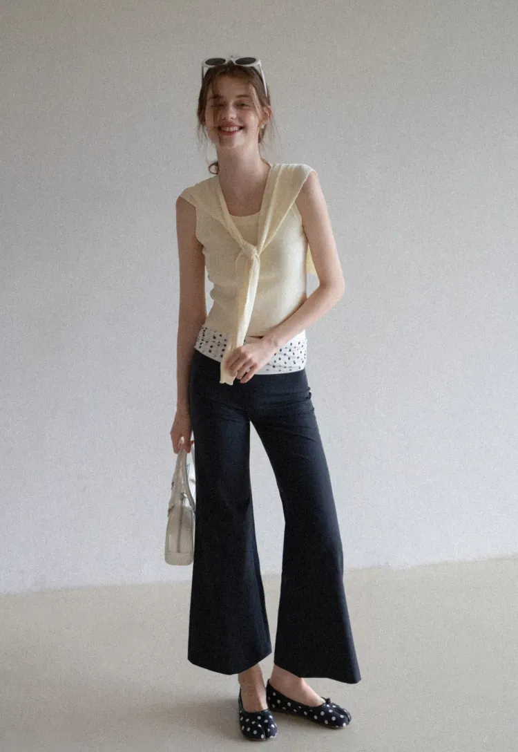 Women’s Sleeveless Knit Top