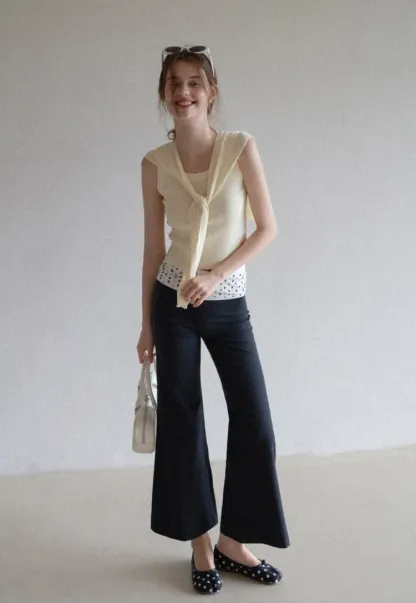 Women’s Sleeveless Knit Top