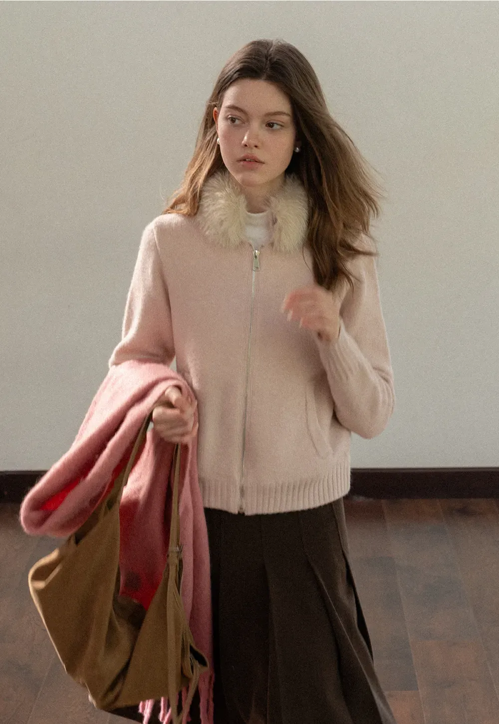 Women Faux Fur Collar Zip Up Short Jacket