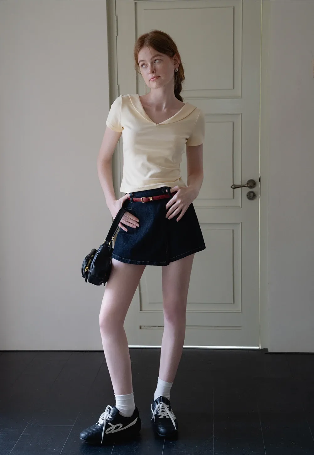 Women's V-Neck Cropped Top