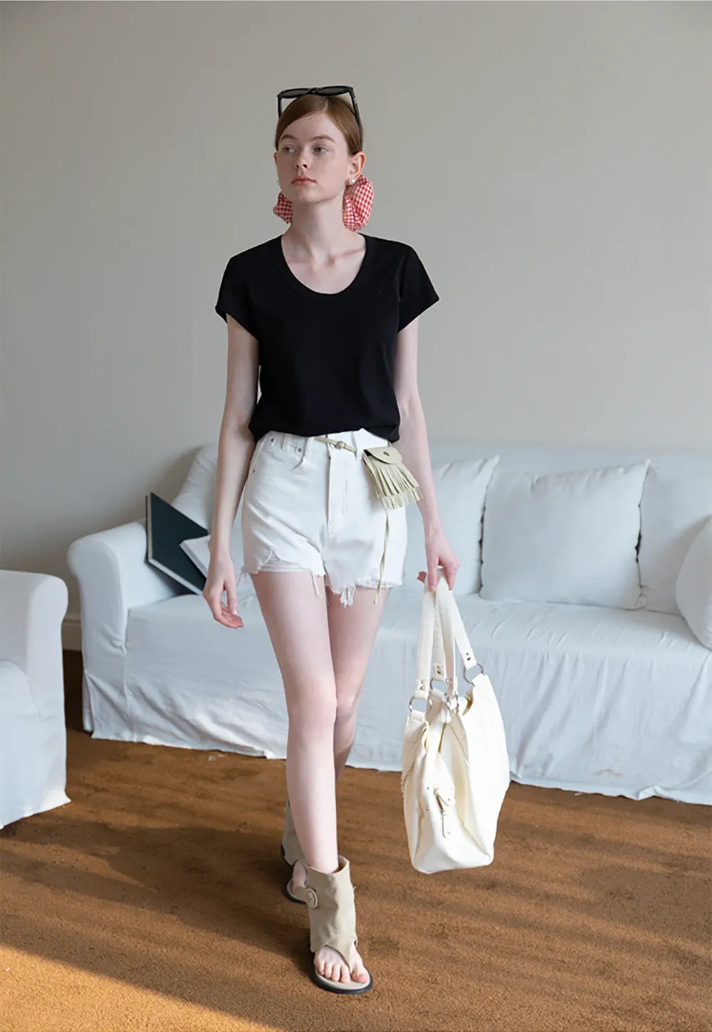 Women’s Basic Scoop Neck T-Shirt