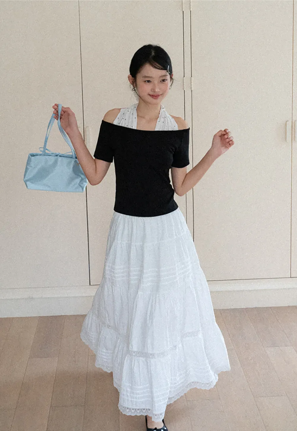 Tiered long skirt with lace trim