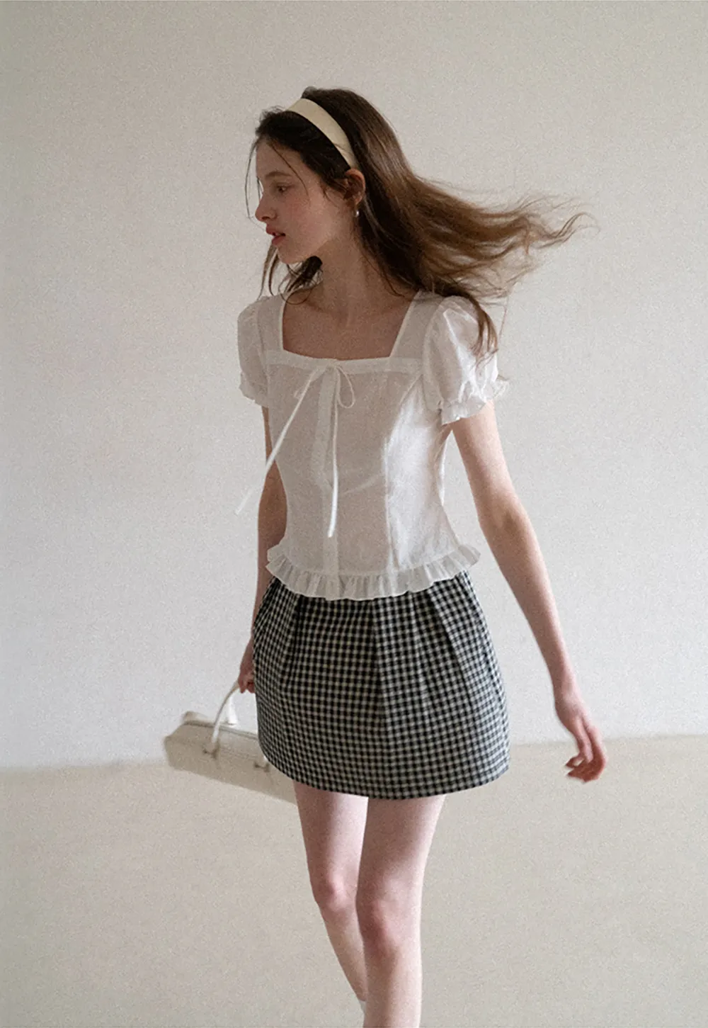 Square neck puff sleeve blouse with ruffle hem