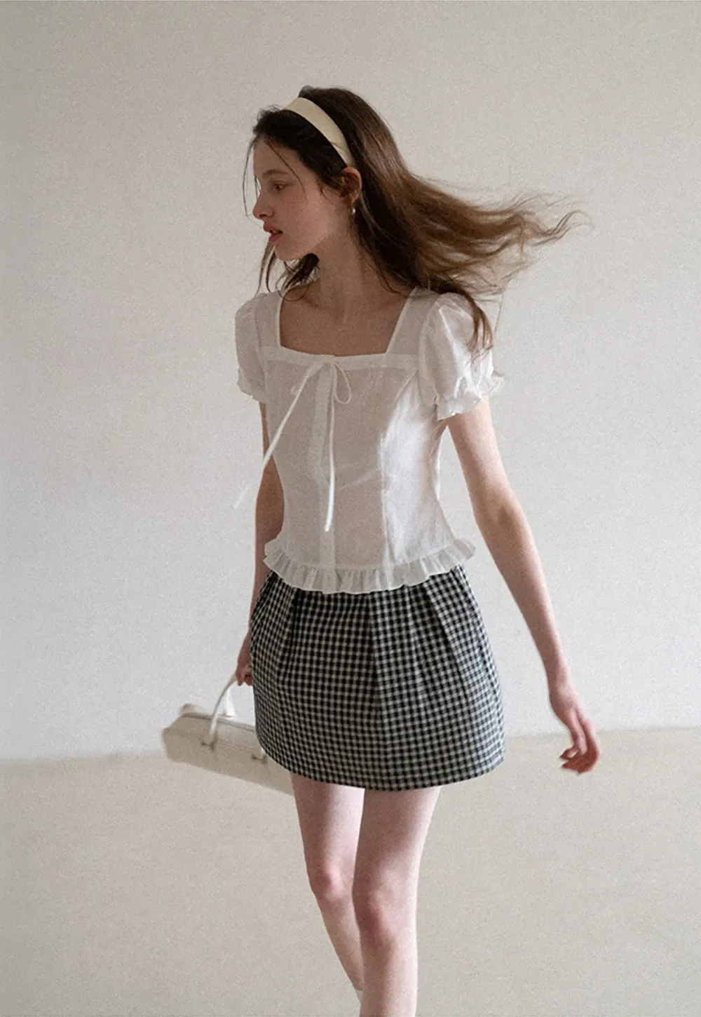 Square neck puff sleeve blouse with ruffle hem