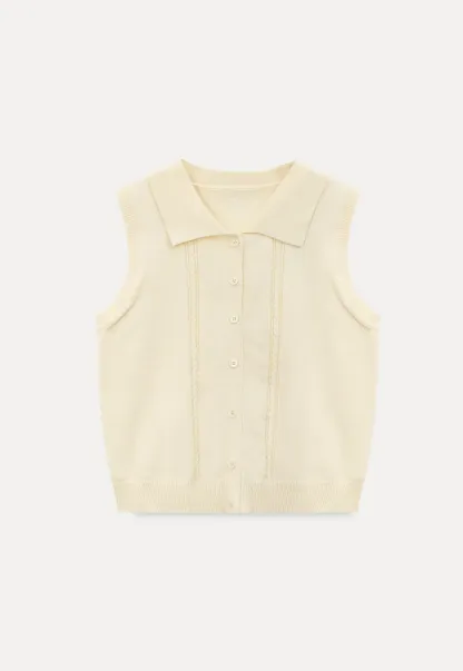 Sleeveless Knit Top with Collar and Buttons