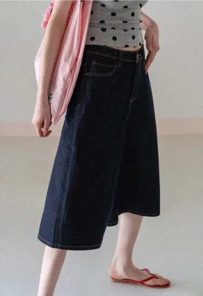 Wide leg cropped denim pants with contrast stitching