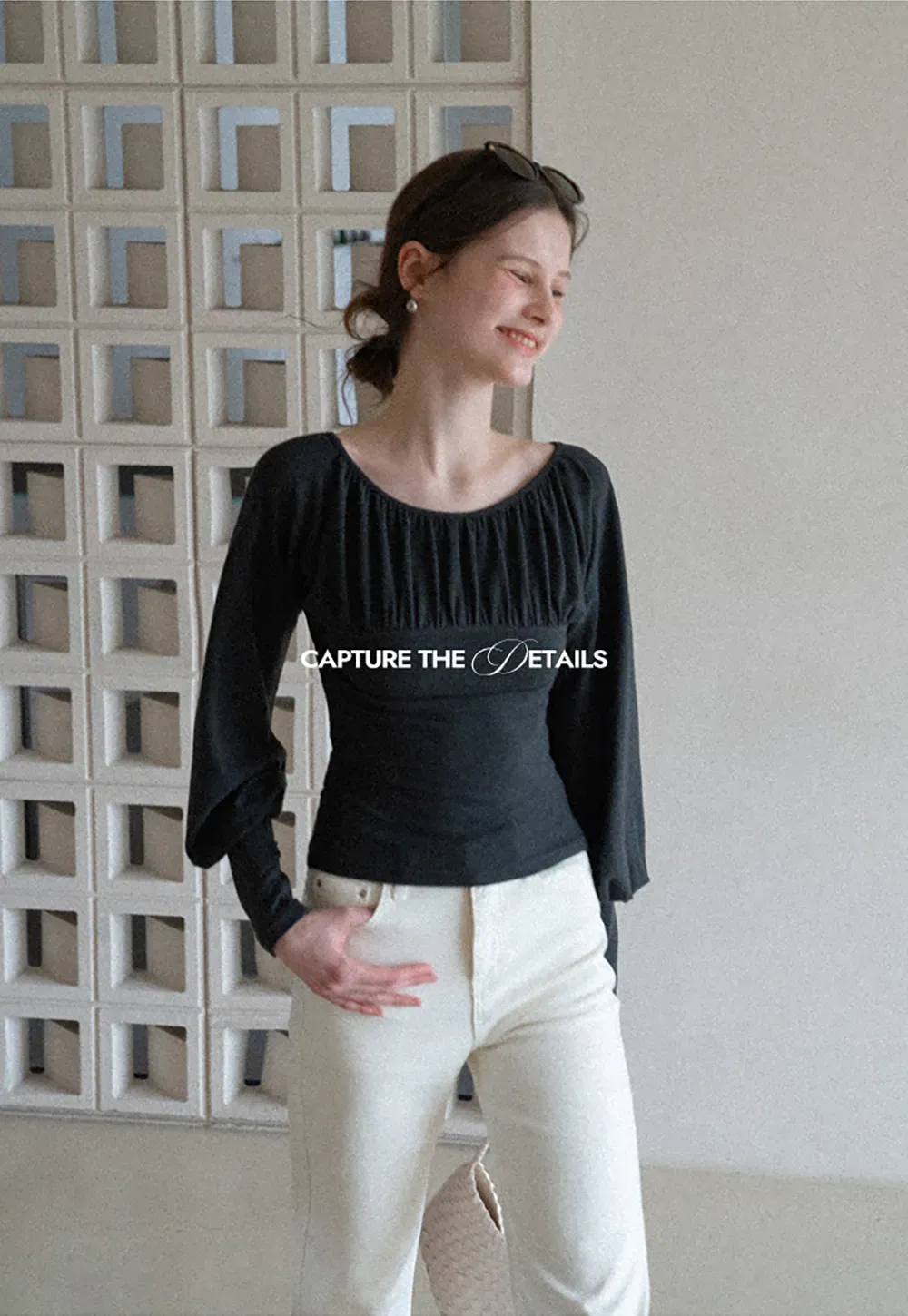 flared high waist jeans with back pocket design