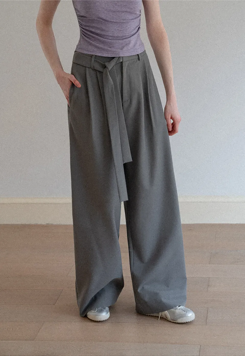 Wide leg casual pants with waist tie