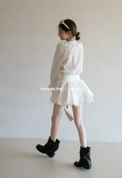 Long sleeve dress with lace collar and tie front