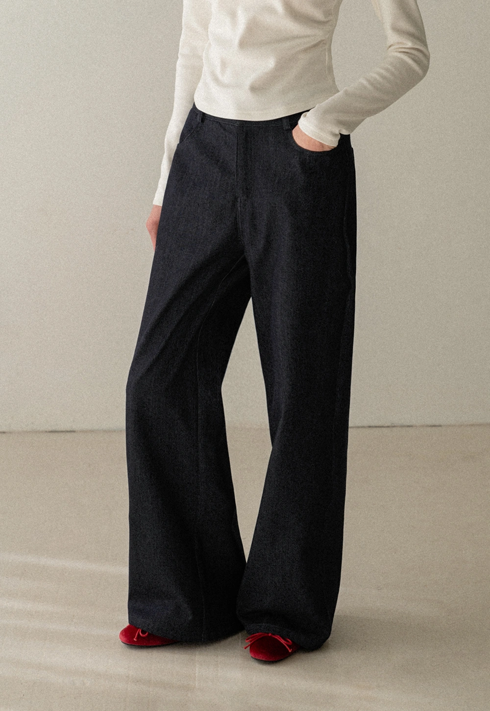 Women High-Waisted Wide-Leg Jeans