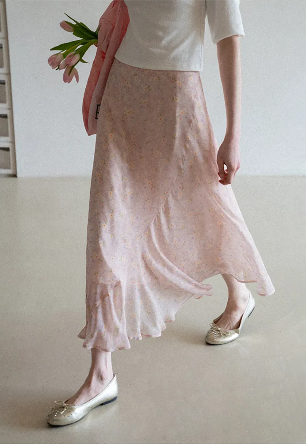 Flowy floral print midi skirt with layered hem