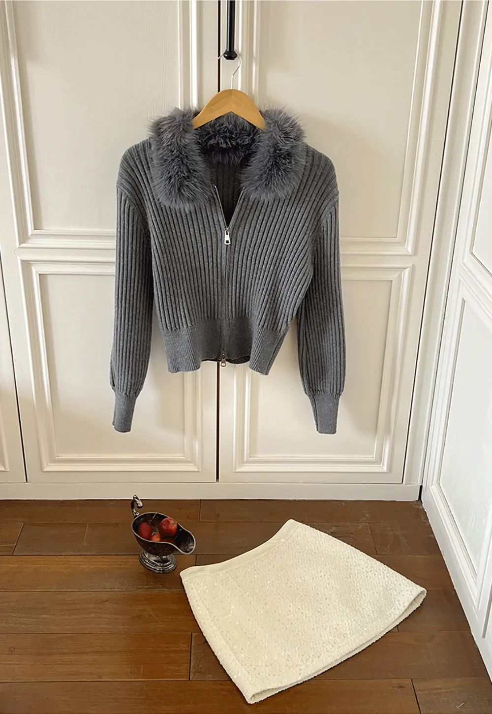 Ribbed knit sweater with fur collar detail