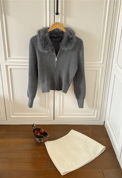 Ribbed knit sweater with fur collar detail